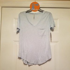 Tresics Light Blue Vneck Tshirt Medium New